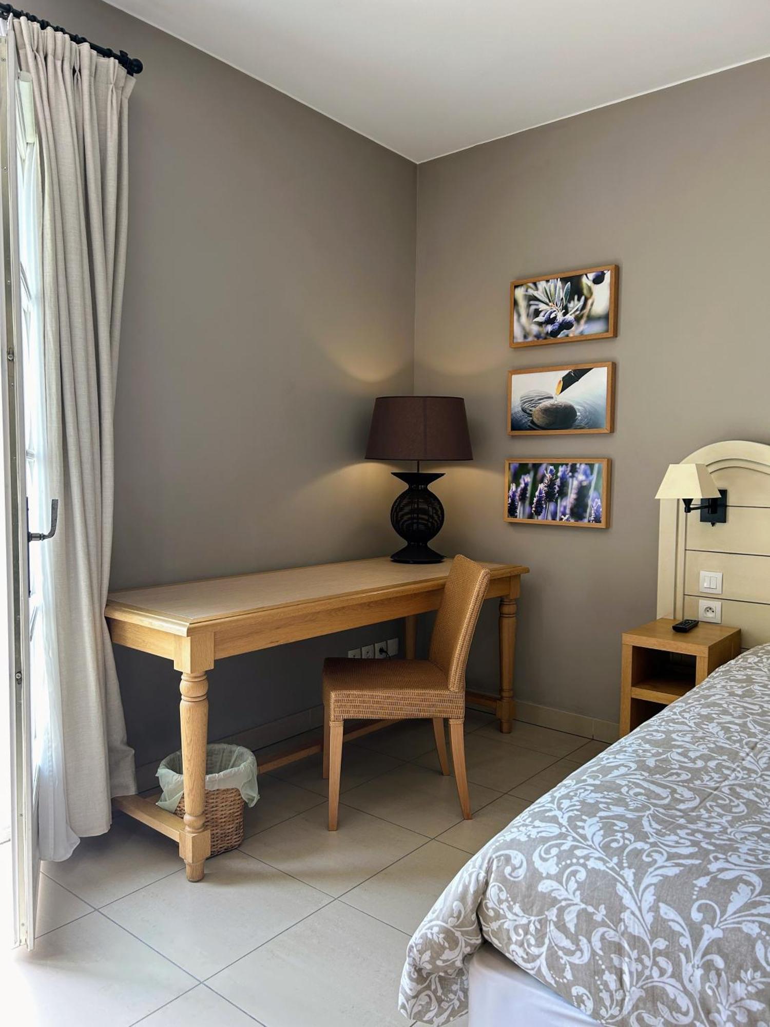 Suite Superieure Domaine Du Golf St Endreol, 1 A 2 Personnes La Motte  Exterior photo